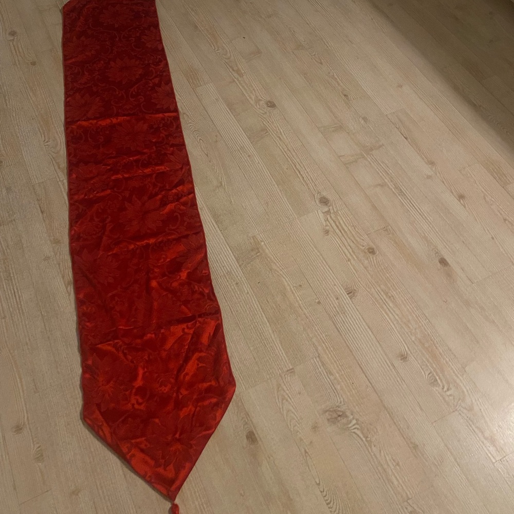 Mantle scarf/table runner